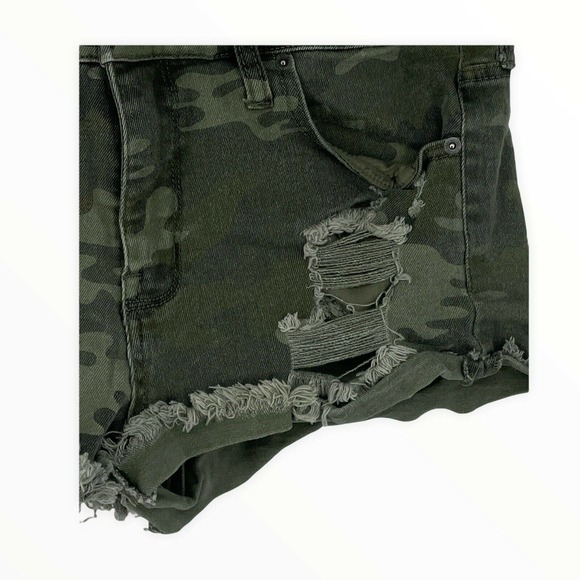 Mossimo Womens Shorts Hi-Rise Camo Distressed Cutoff Green Size 10 - Picture 2 of 6